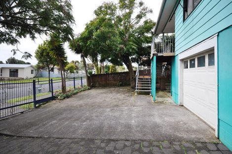 Photo of property in 16 Taitimu Drive, Weymouth, Auckland, 2103