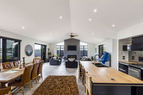 Photo of property in 37 The Esplanade, Pegasus, 7612