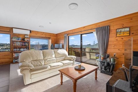 Photo of property in 74a Stanmore Bay Road, Stanmore Bay, Whangaparaoa, 0932