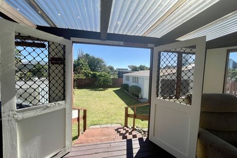 Photo of property in 160 Karewa Parade, Papamoa Beach, Papamoa, 3118