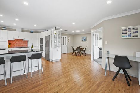 Photo of property in 20 Ashmore Drive, Frankleigh Park, New Plymouth, 4310