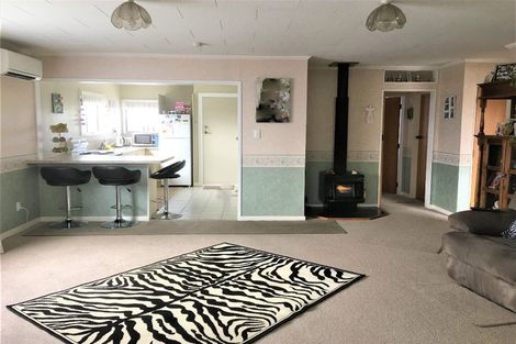 Photo of property in 27 Roore Street, Foxton Beach, Foxton, 4815