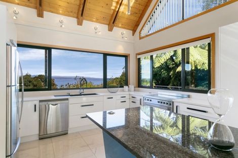 Photo of property in 3 Whakamoenga Point, Acacia Bay, Taupo, 3385