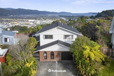 Photo of property in 14 Matuhi Street, Tirohanga, Lower Hutt, 5010