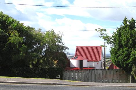 Photo of property in 111 Sunset Road, Totara Vale, Auckland, 0632