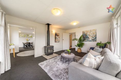 Photo of property in 20 Walnut Way, Maungaraki, Lower Hutt, 5010