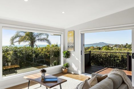 Photo of property in 19 Aberdeen Road, Castor Bay, Auckland, 0620