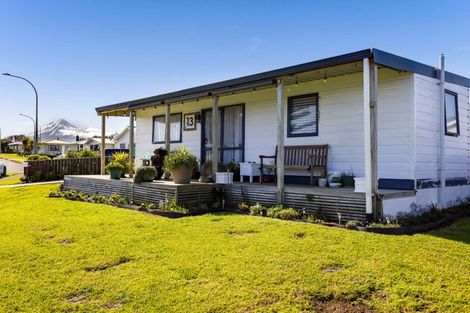 Photo of property in 13 Hickey Place, Opunake, 4616