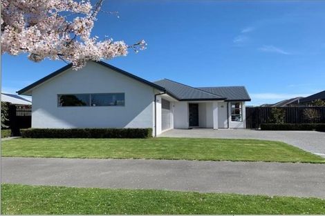 Photo of property in 15 Templetons Road, Aidanfield, Christchurch, 8025