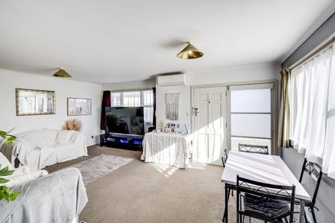 Photo of property in 35 Clarence Cox Crescent, Pirimai, Napier, 4112