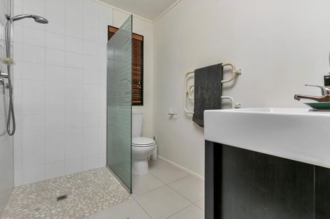 Photo of property in 1/1 Tern Place, Unsworth Heights, Auckland, 0632