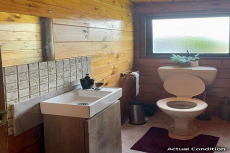 Photo of property in 1/457a Glenfield Road, Glenfield, Auckland, 0629