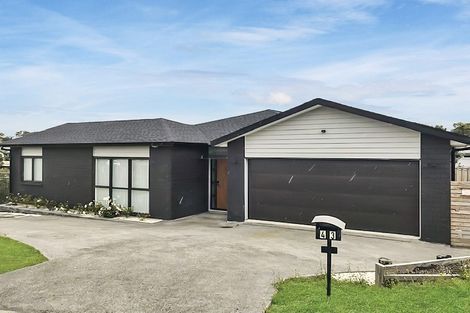 Photo of property in 43 Huarahi Pai Road, Huapai, Kumeu, 0810