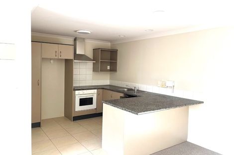 Photo of property in 12 Mediterranean Way, Goodwood Heights, Auckland, 2105