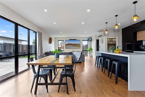 Photo of property in 28 Wakeman Way, Kaiapoi, 7630