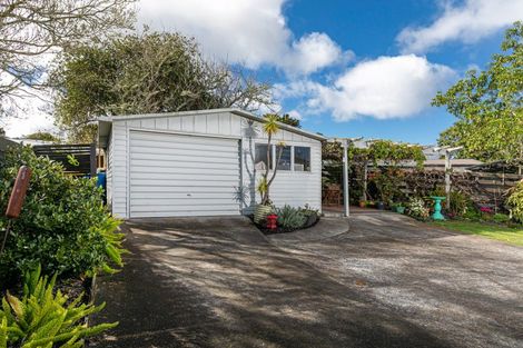 Photo of property in 36 Chilcott Road, Henderson, Auckland, 0612