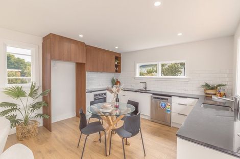 Photo of property in 25 Derrett Place, Saint Martins, Christchurch, 8022