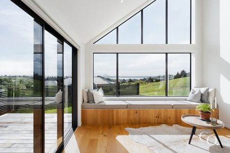 Photo of property in 42 Te Auhi Way, Welcome Bay, Tauranga, 3112