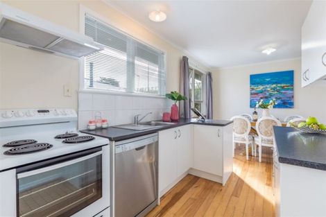 Photo of property in 594 Glenfield Road, Bayview, Auckland, 0629