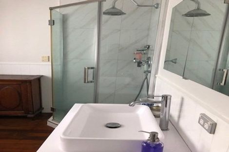 Photo of property in 44 Parkhill Road, Mellons Bay, Auckland, 2014