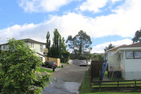 Photo of property in 22 Halloran Place, Massey, Auckland, 0614