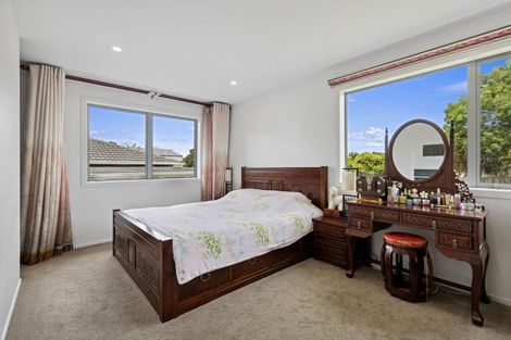 Photo of property in 3 Julia Place, Totara Vale, Auckland, 0629