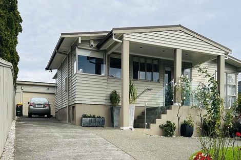 Photo of property in 36 Glenmore Road, Sunnyhills, Auckland, 2010