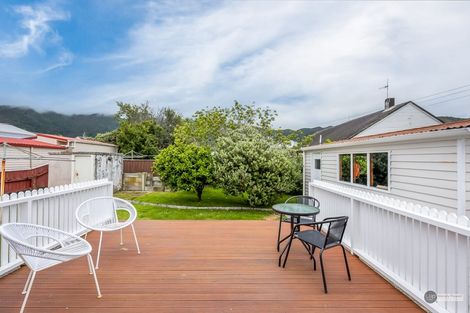 Photo of property in 11 Wheatley Street, Naenae, Lower Hutt, 5011