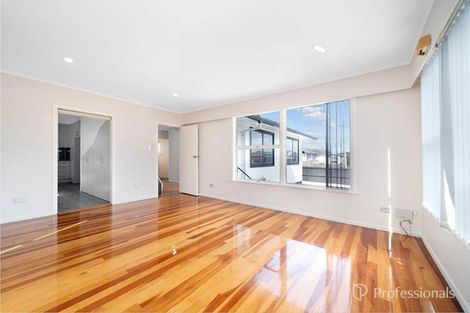 Photo of property in 17 Kohinoor Avenue, Mangere, Auckland, 2022