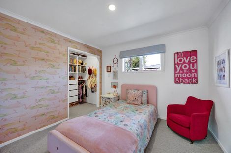 Photo of property in 8 Hussey Street, Oakura, 4314