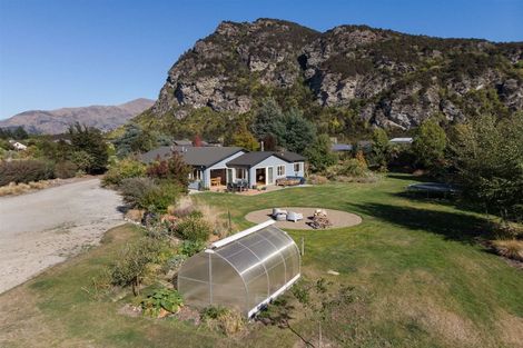 Photo of property in 13 Old Racecourse Road, Albert Town, Wanaka, 9305