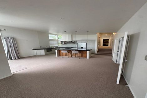 Photo of property in 8a Glenfield Road, Birkenhead, Auckland, 0626