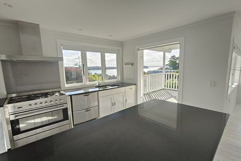 Photo of property in 12 Tindalls Bay Road, Tindalls Beach, Whangaparaoa, 0930