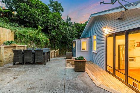 Photo of property in 27a Awarua Street, Ngaio, Wellington, 6035