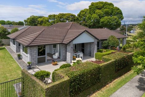 Photo of property in 60 Kayelene Place, Omokoroa, 3114