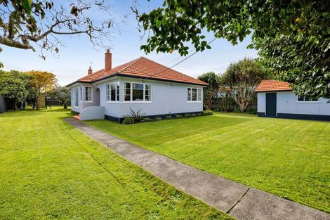 Photo of property in 230 South Road, Hawera, 4610
