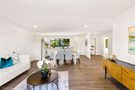 Photo of property in 9/17 Neta Grove, Henderson, Auckland, 0612