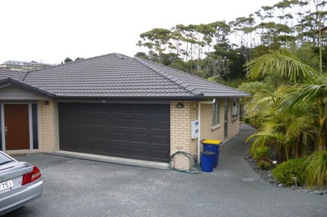 Photo of property in 18 Spoonbill Place, Unsworth Heights, Auckland, 0632