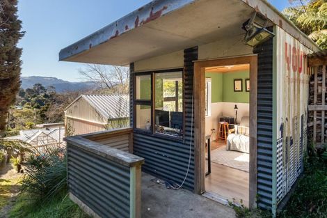 Photo of property in 124 Wyndham Road, Pinehaven, Upper Hutt, 5019