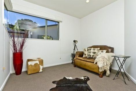 Photo of property in 15 Bush Lane, Northcote Point, Auckland, 0627