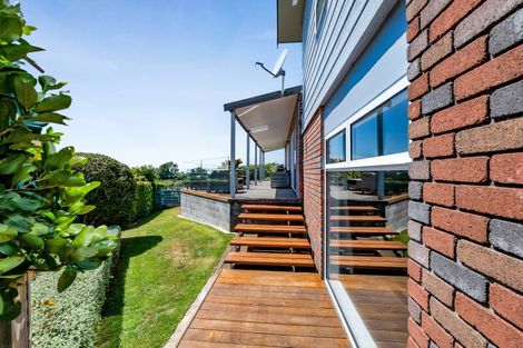 Photo of property in 138 Govett Avenue, Frankleigh Park, New Plymouth, 4310