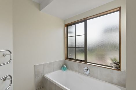 Photo of property in 8 Badminton Court, Huntington, Hamilton, 3210