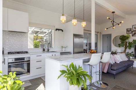 Photo of property in 32 Shepherd Road, Waipahihi, Taupo, 3330