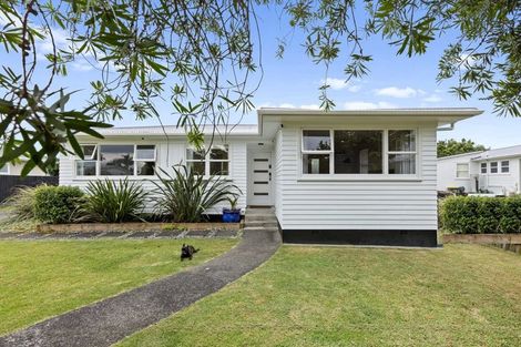 Photo of property in 11 Brennan Avenue, Te Atatu Peninsula, Auckland, 0610