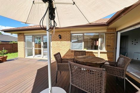 Photo of property in 12 Craigavon Drive, East Tamaki, Auckland, 2013