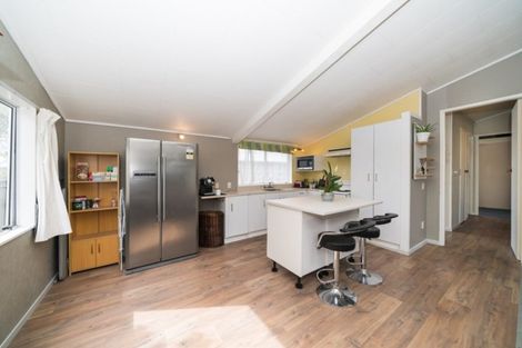 Photo of property in 30 Tiller Close, Kelvin Grove, Palmerston North, 4414