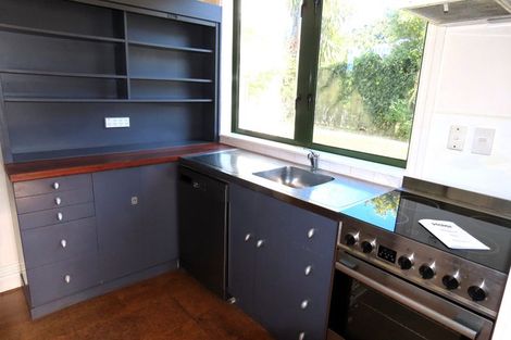 Photo of property in 71 Sutherland Road, Melrose, Wellington, 6023