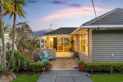 Photo of property in 90 Sunrise Avenue, Mairangi Bay, Auckland, 0630