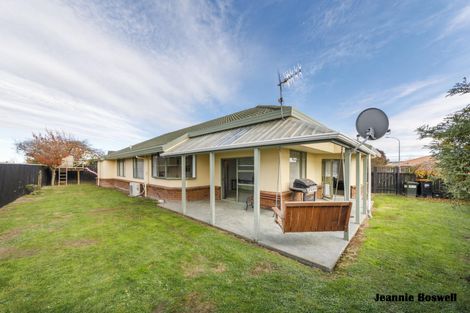 Photo of property in 30 Caroline Crescent, Highbury, Palmerston North, 4412