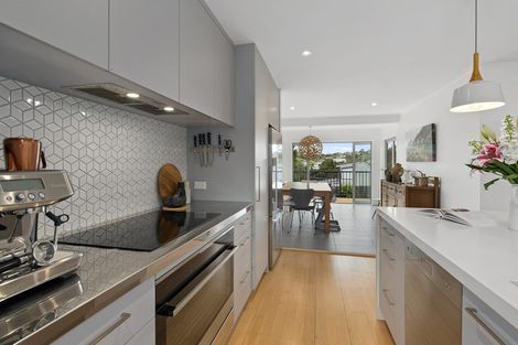 Photo of property in 11 Dudding Avenue, Northcote, Auckland, 0627